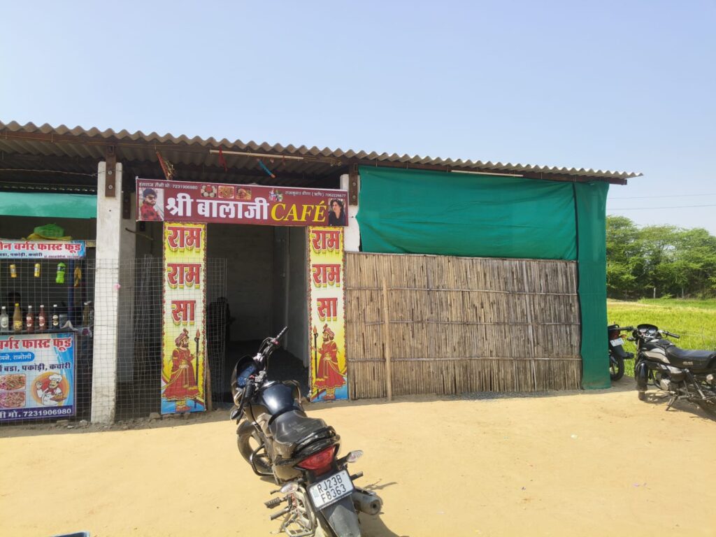 Best Cafe & Restaurant in Peeplu near Tonk. Veg food, burger, chowmein, kulhad chai, coffee. Easy reach from Banwara, Lawa, Ranoli, Borkhandi, Loharwara.